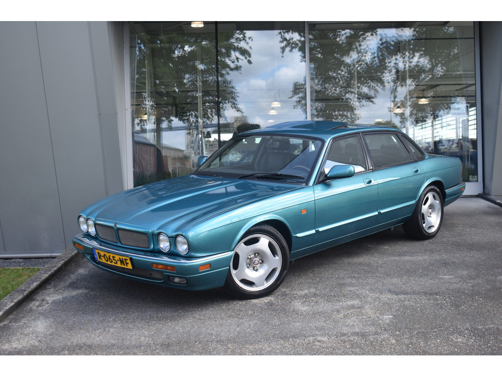 Jaguar Xj