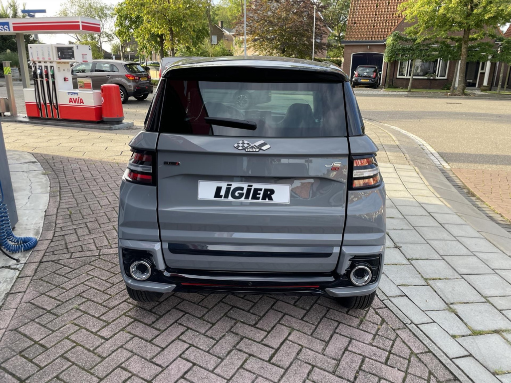 Ligier Js60