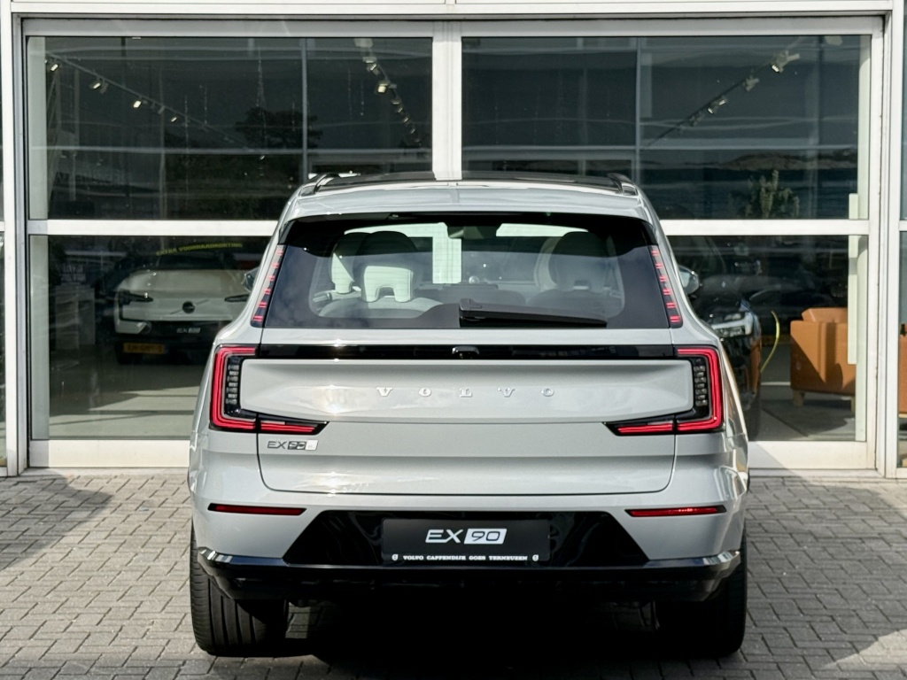 Volvo Ex90