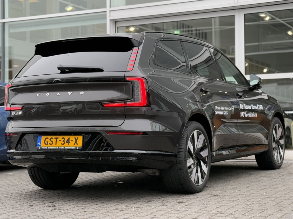 Volvo Ex90