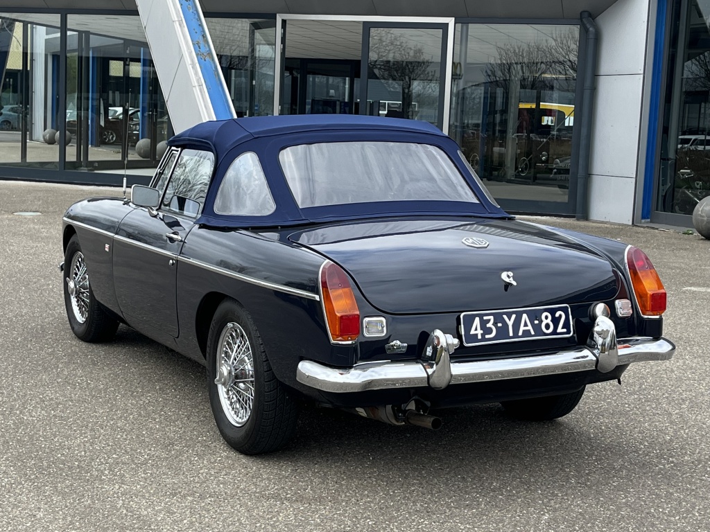 MG B