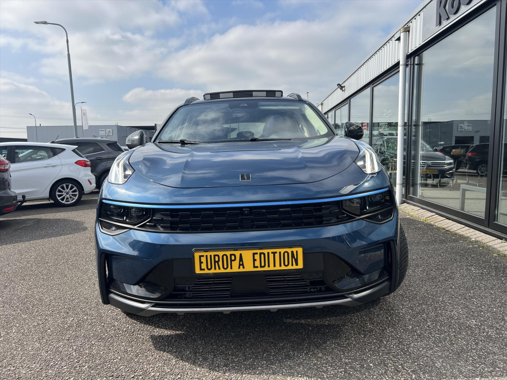 Lynk & Co 01