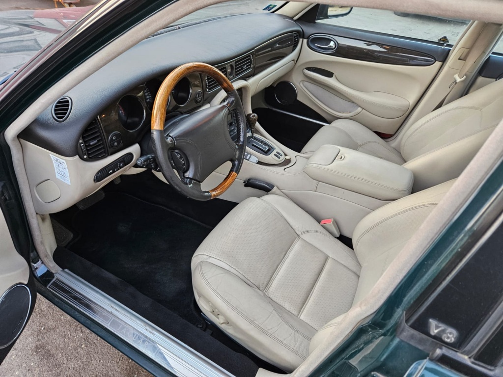 Jaguar Xj