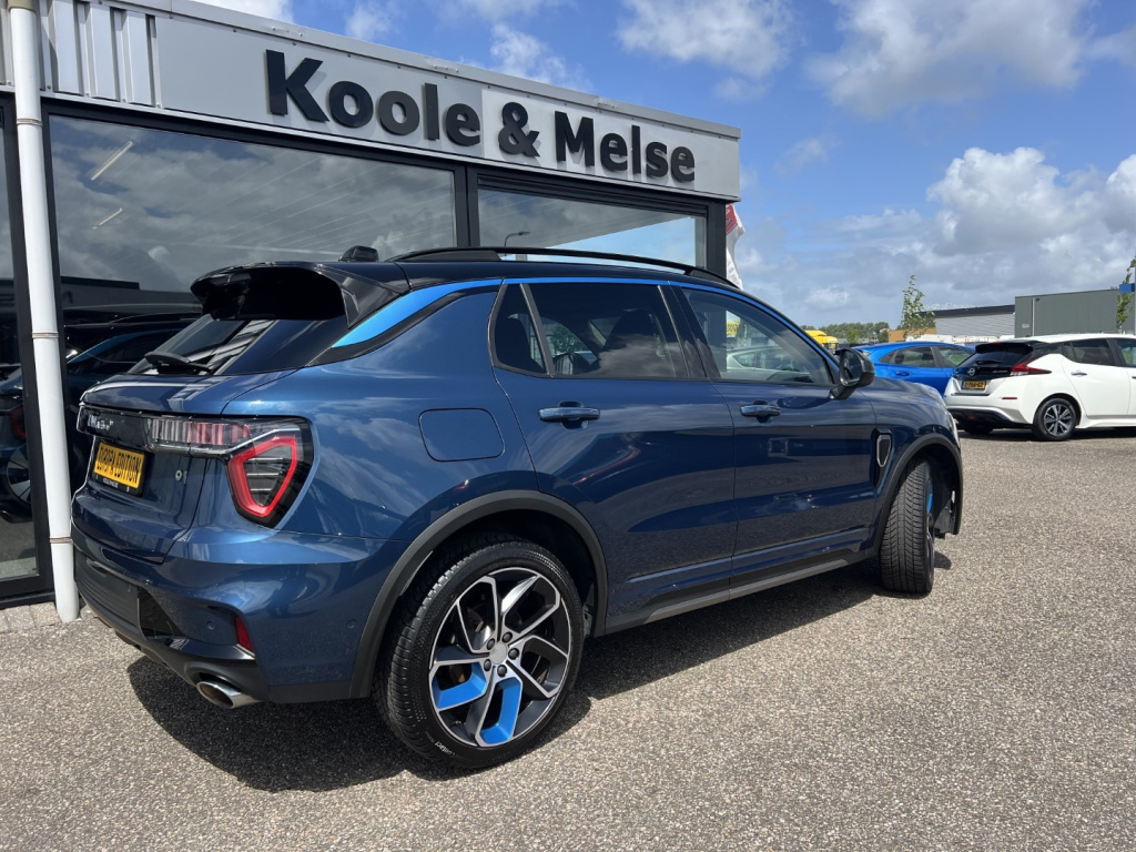 Lynk & Co 01