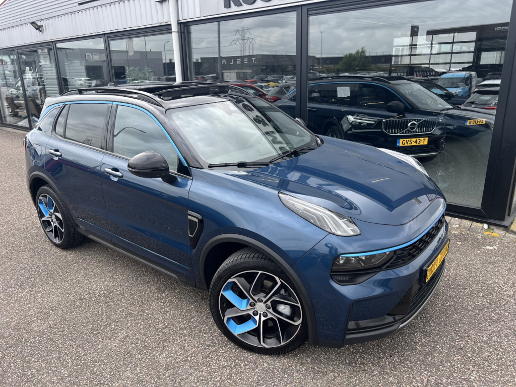 Lynk & Co 01
