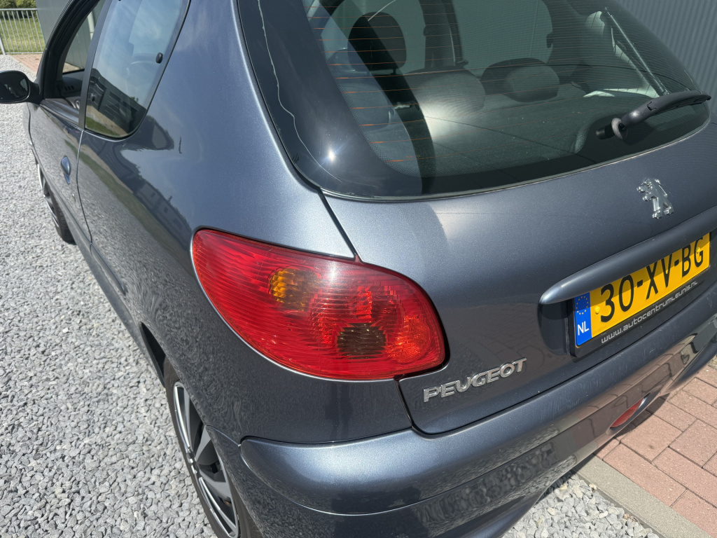 Peugeot 206