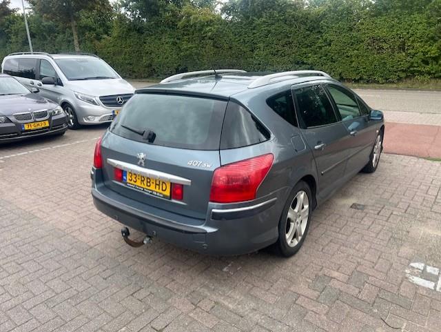 Peugeot 407