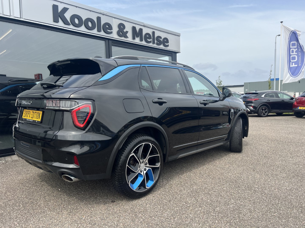 Lynk & Co 01
