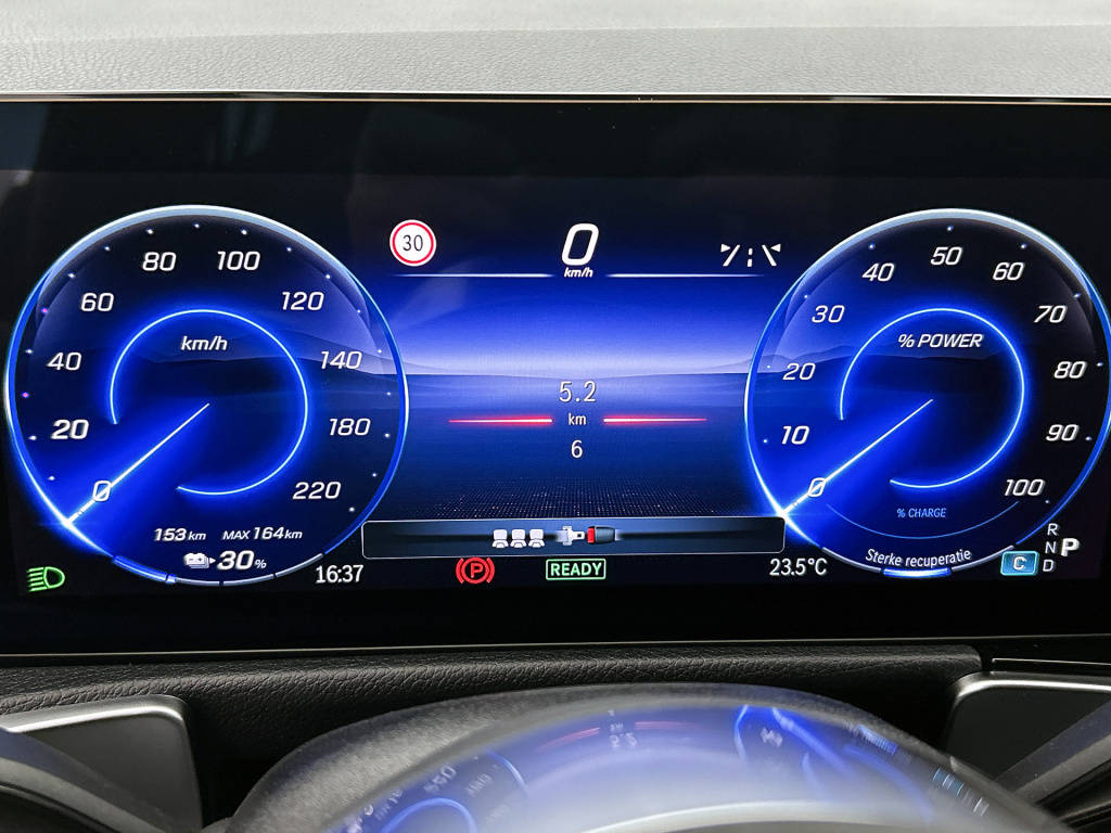 Mercedes-Benz Eqb