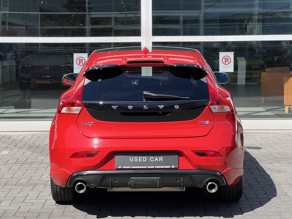 Volvo V40