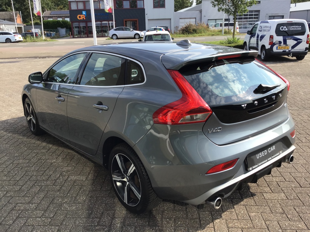Volvo V40