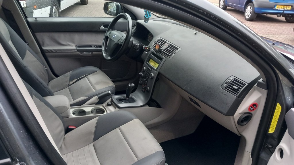 Volvo V50