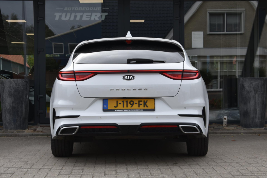 Kia Proceed