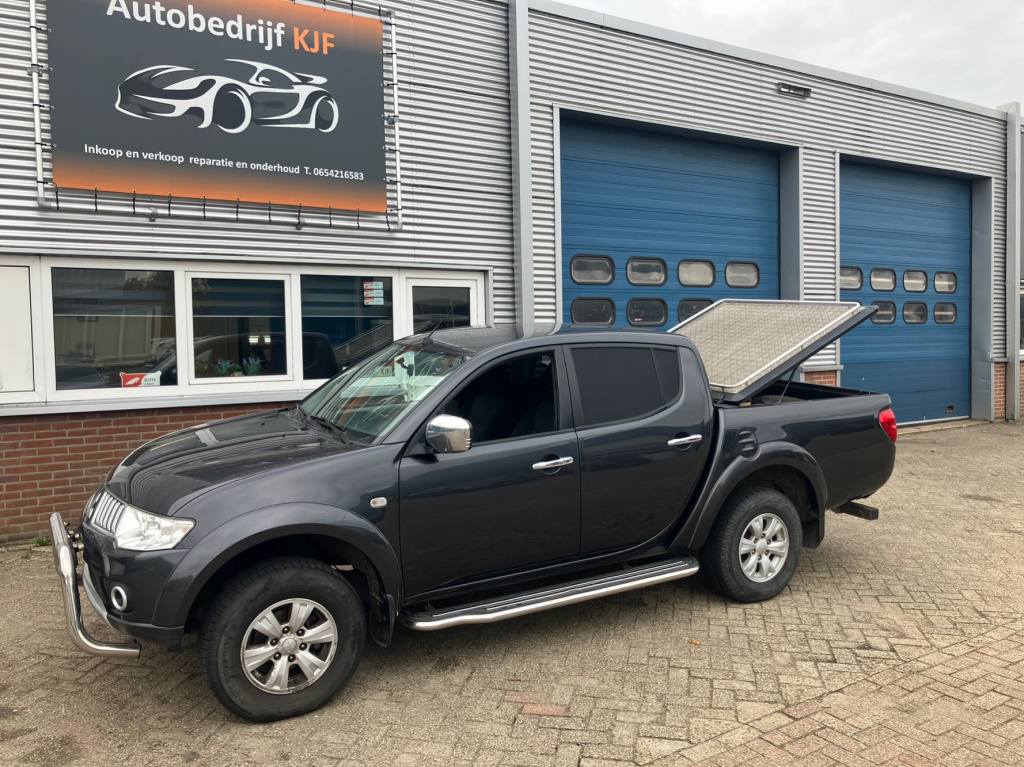 Mitsubishi L200