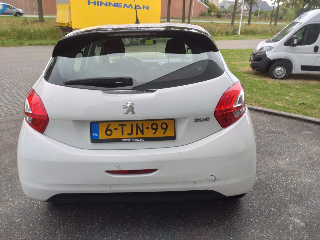 Peugeot 208