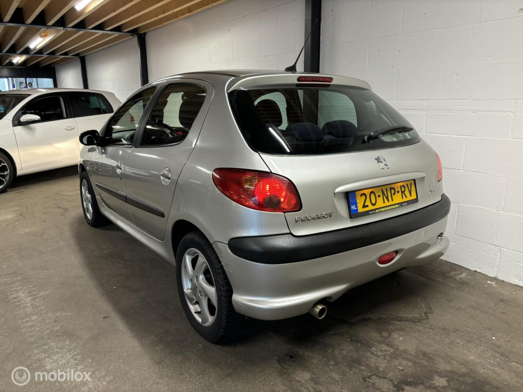 Peugeot 206