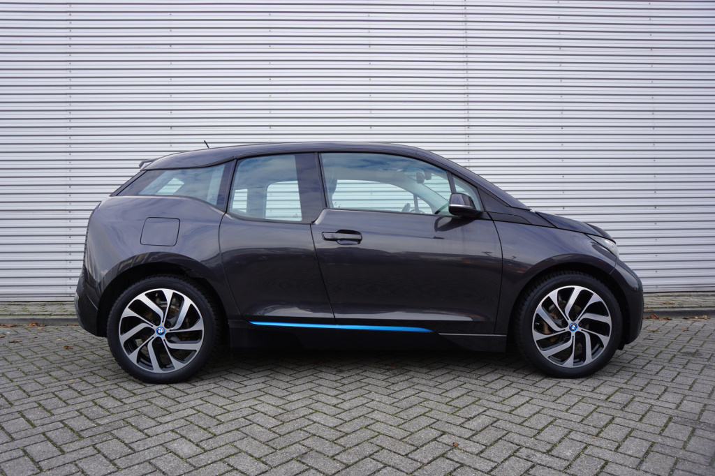 BMW I3