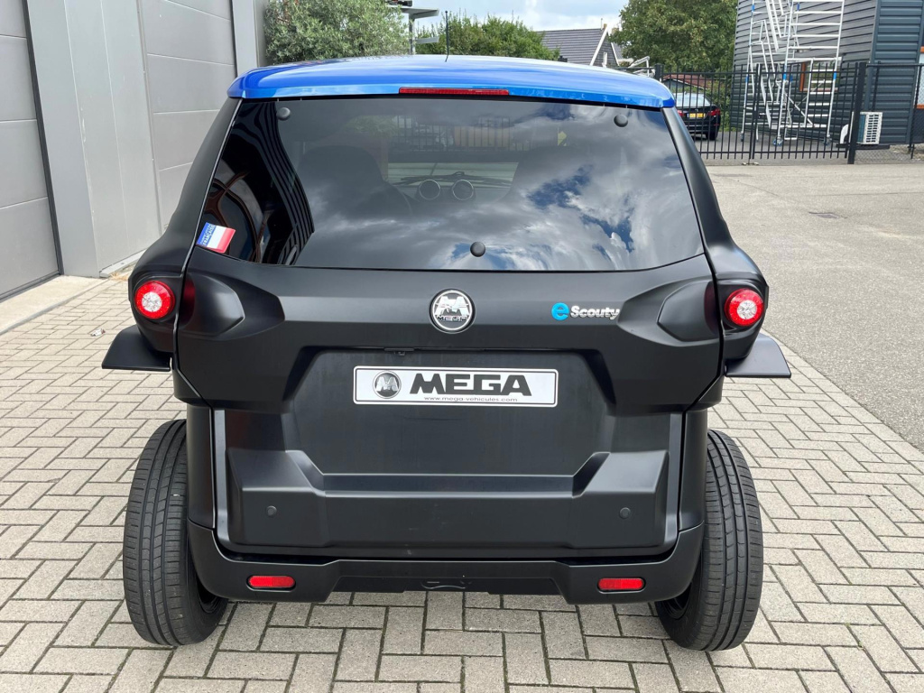 Mega E-scouty