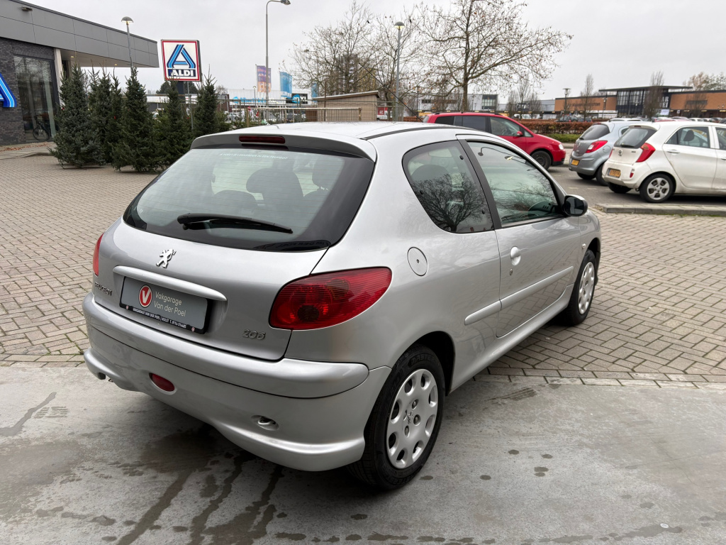 Peugeot 206