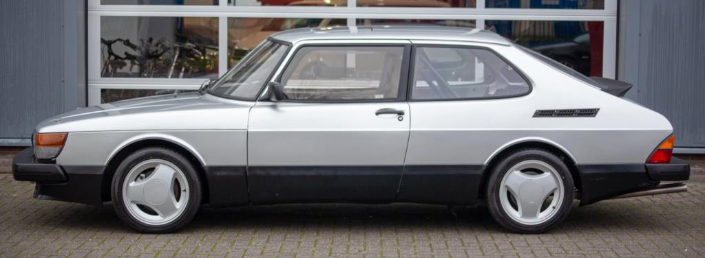 Saab 900