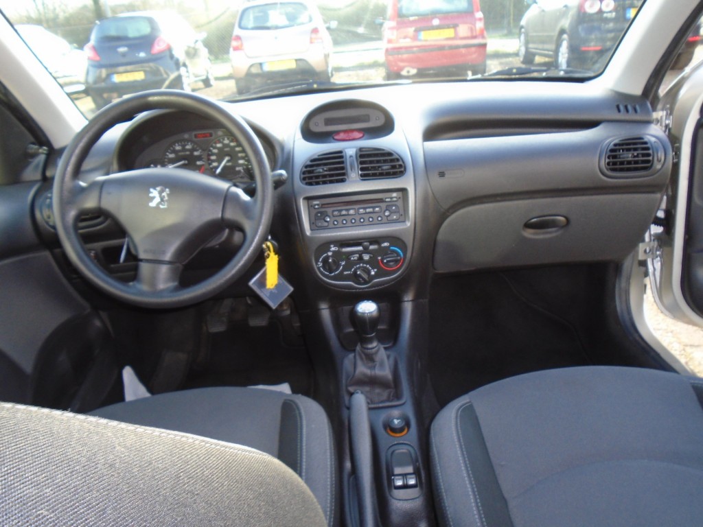 Peugeot 206