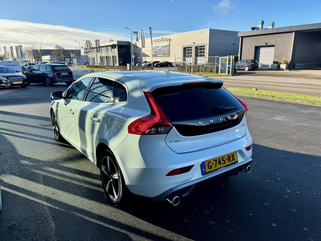 Volvo V40