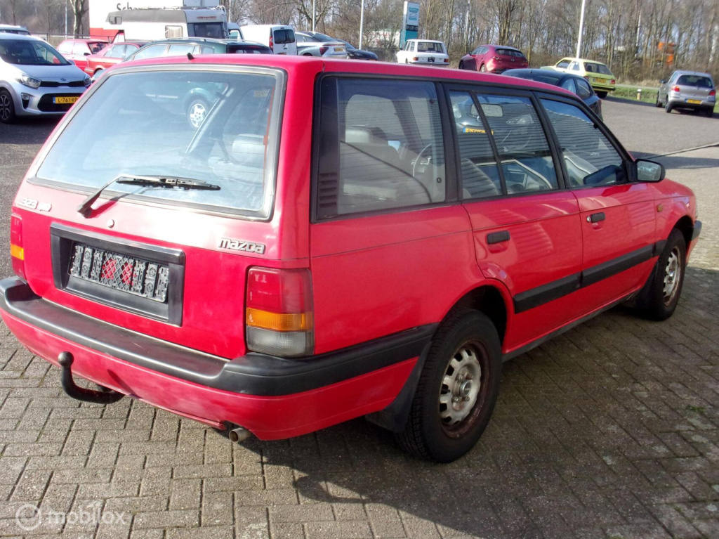 Mazda 323