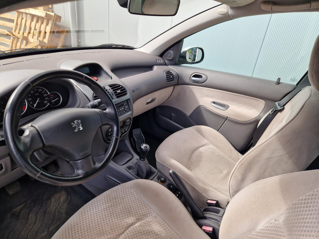 Peugeot 206