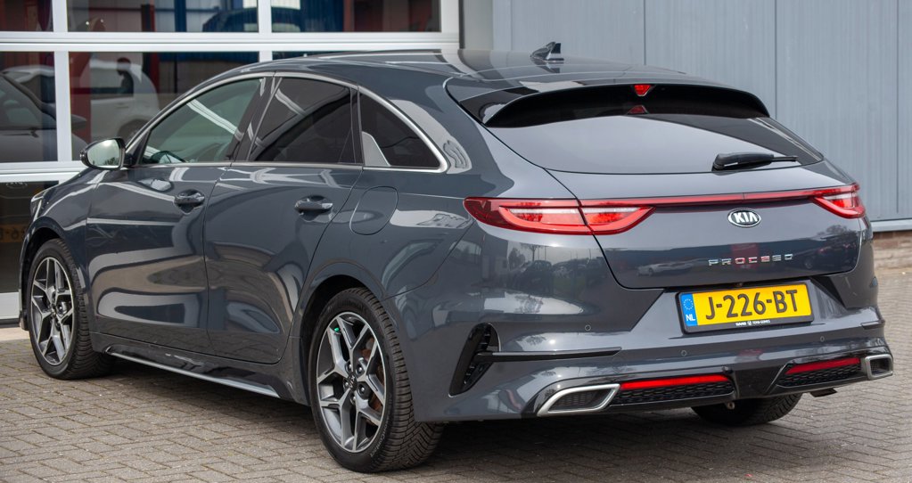Kia Proceed