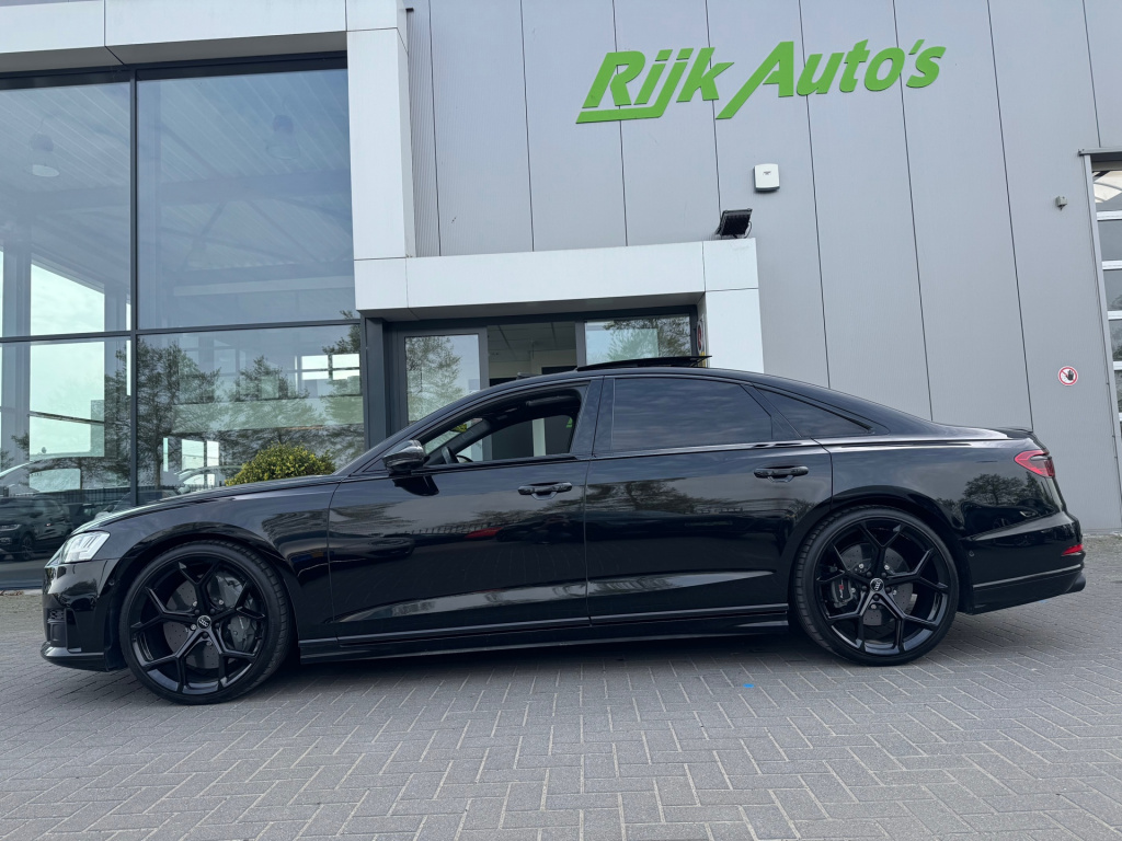 Audi S8