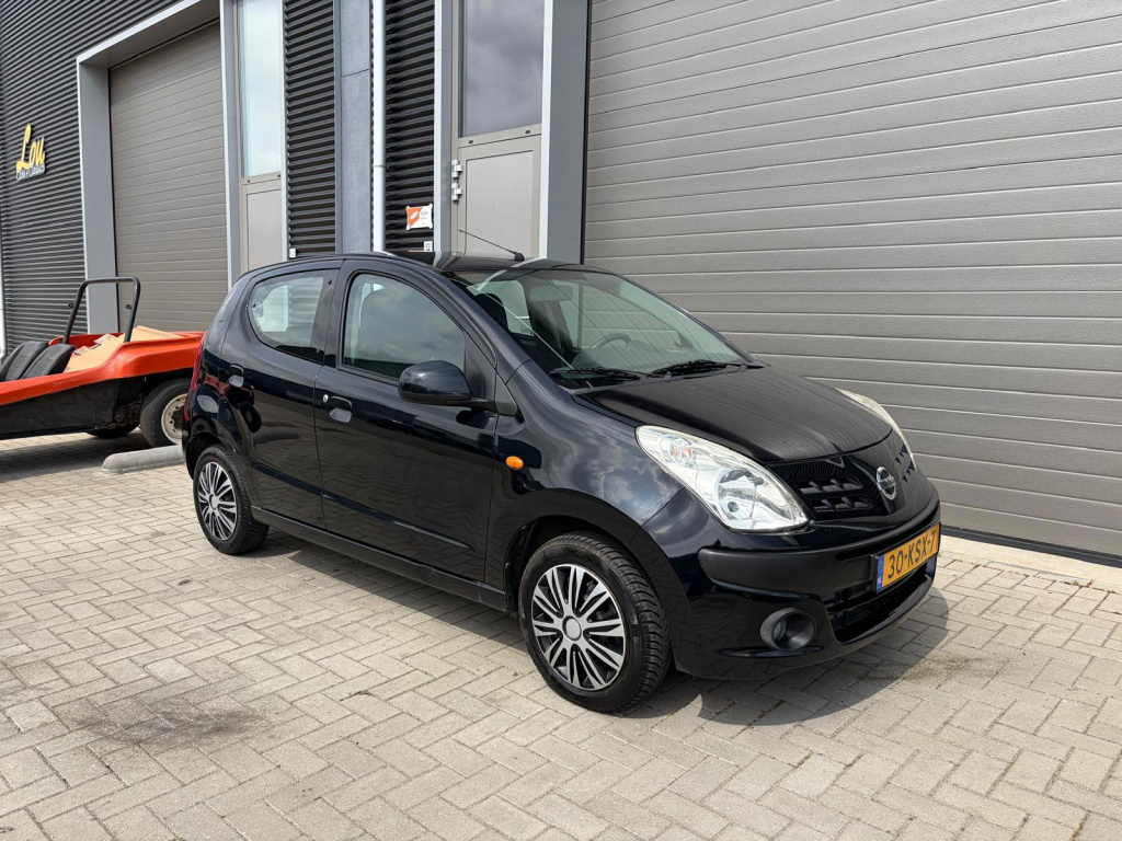 Nissan Pixo