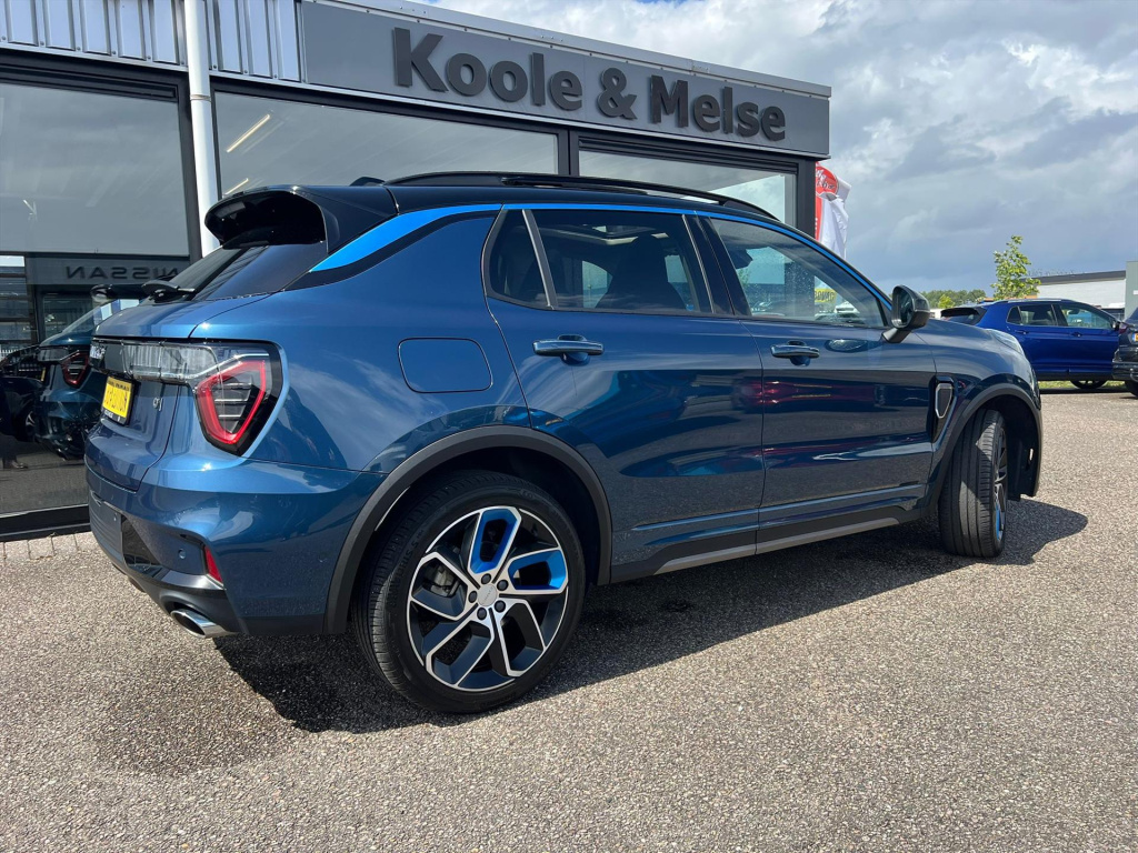 Lynk & Co 01