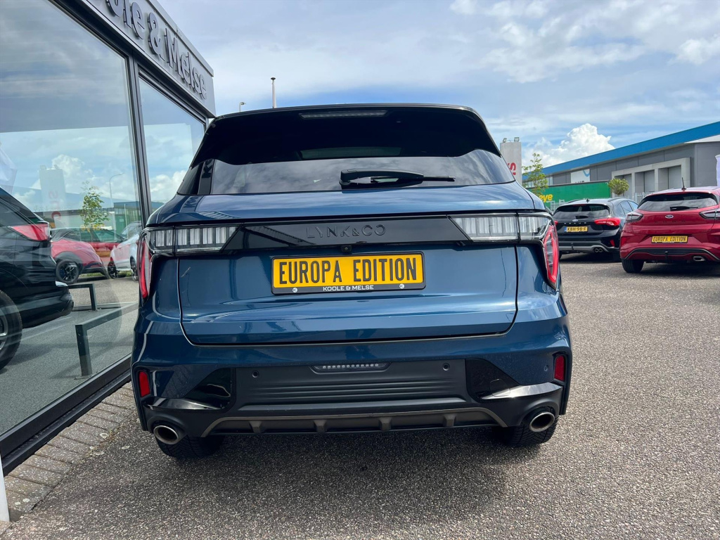 Lynk & Co 01