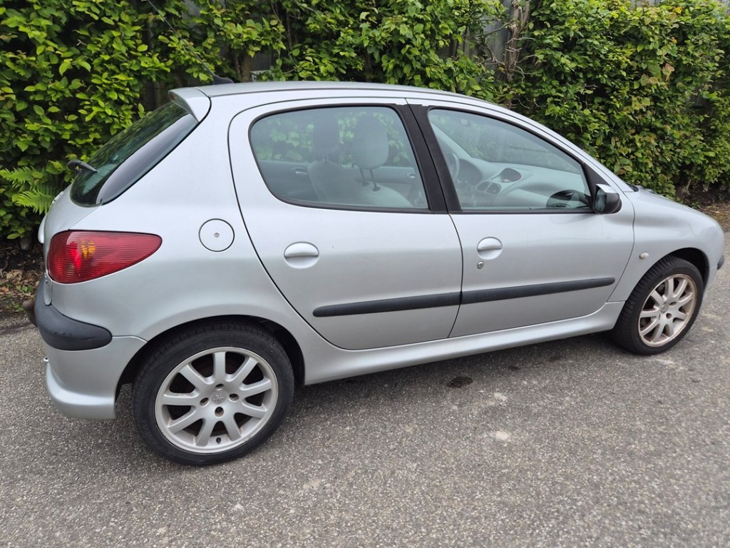 Peugeot 206