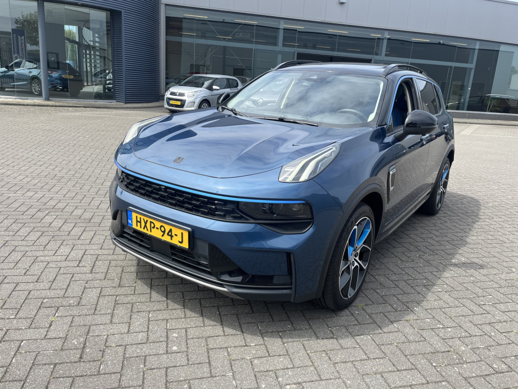 Lynk & Co 01