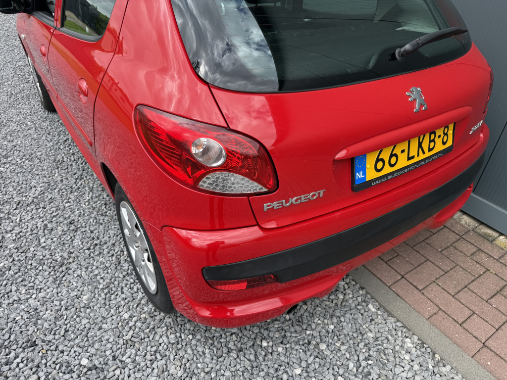 Peugeot 206