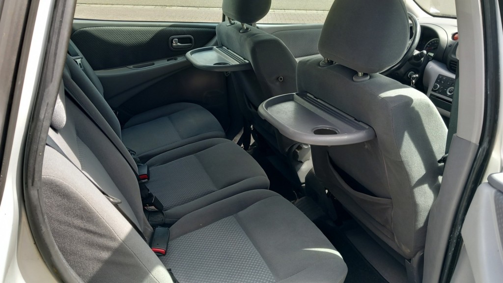 Nissan Almera Tino