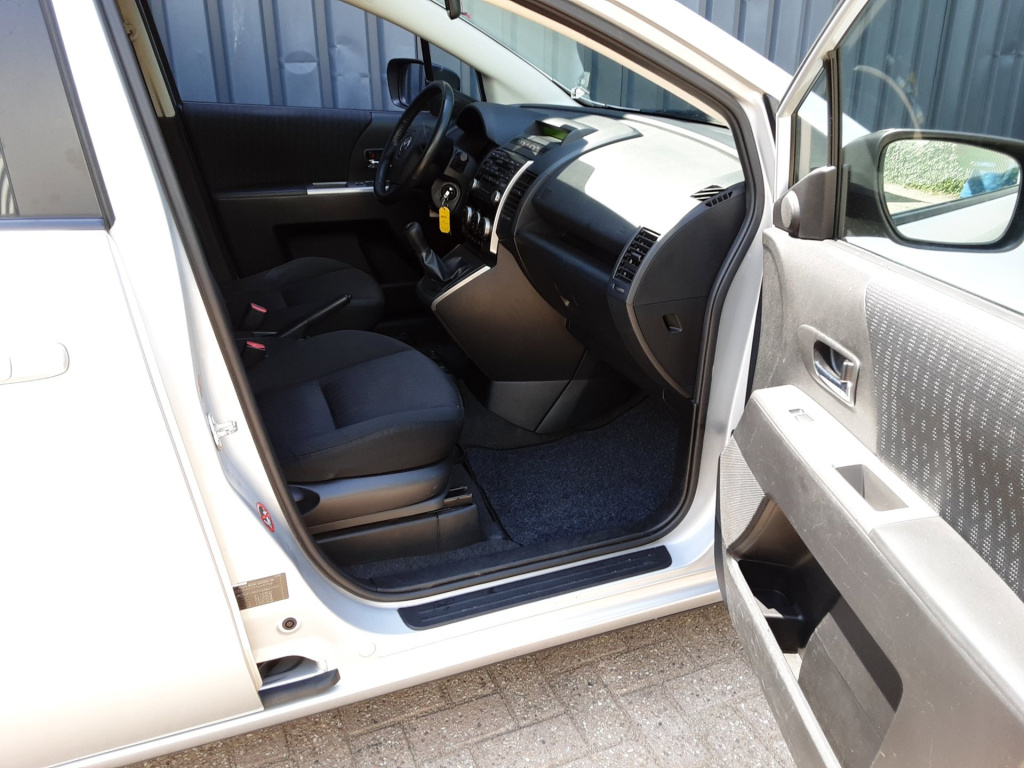 Mazda 5