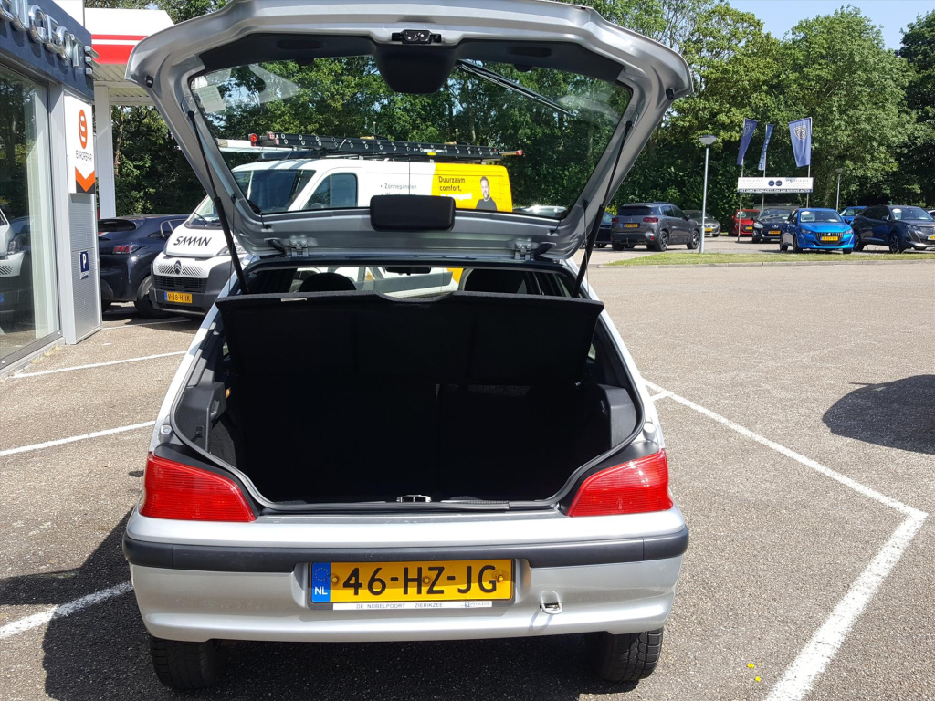 Peugeot 106