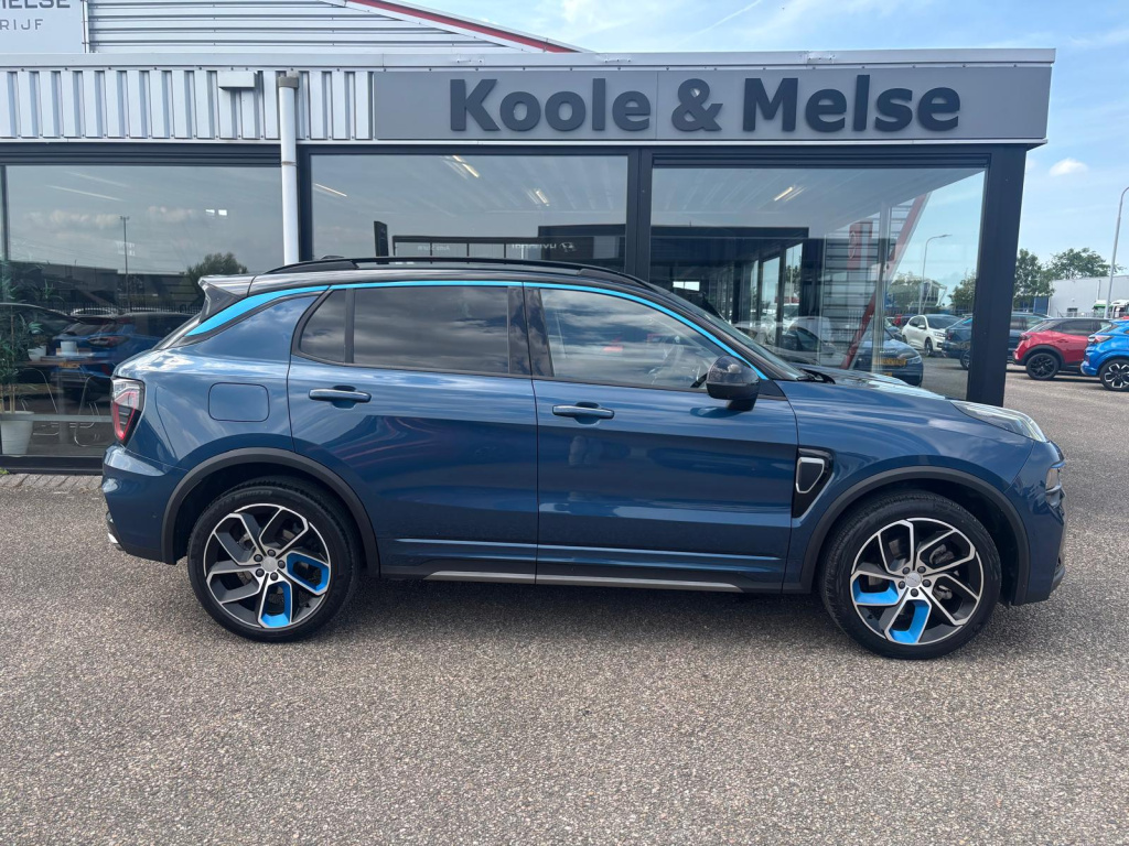 Lynk & Co 01