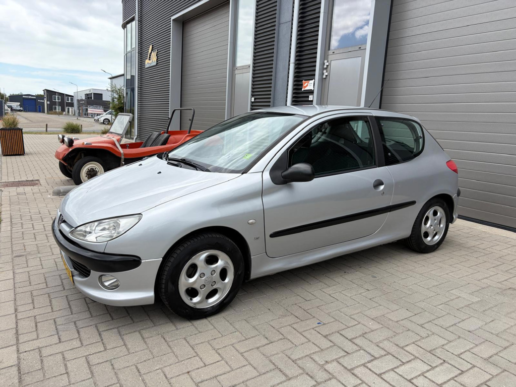 Peugeot 206