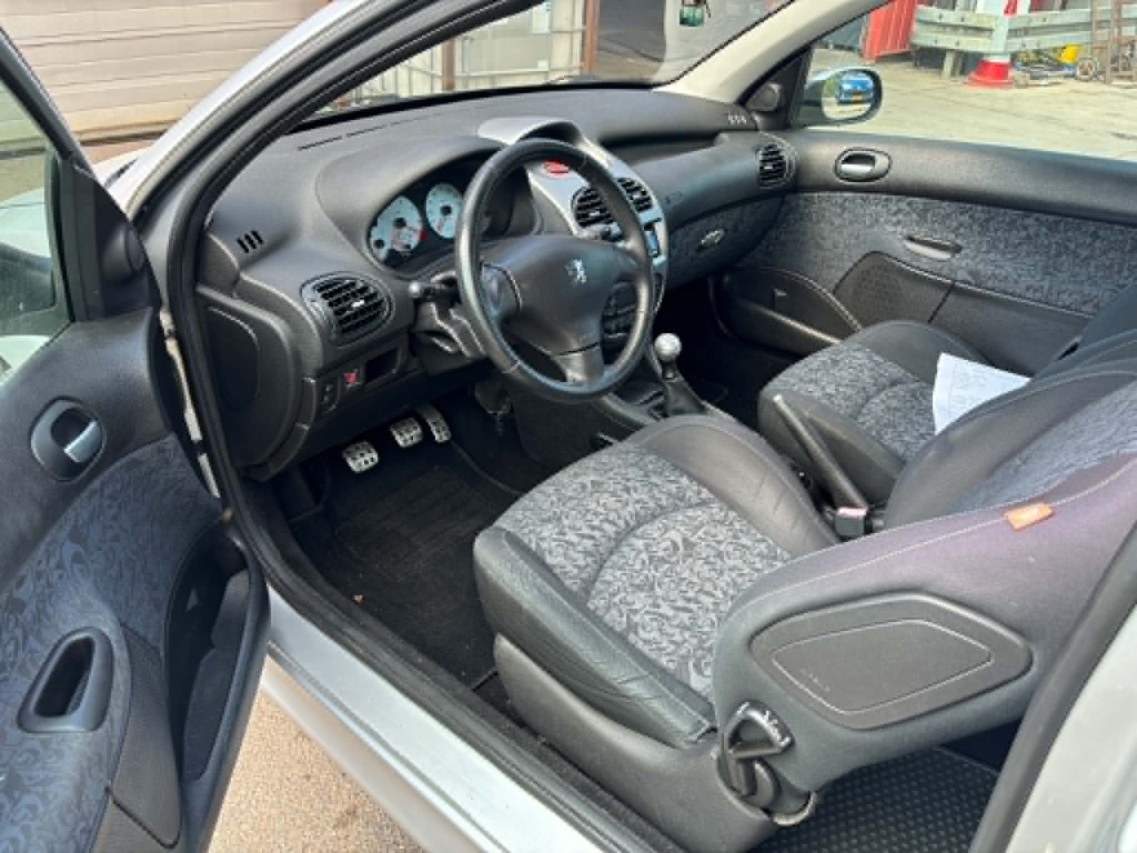 Peugeot 206