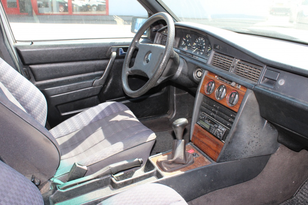 Mercedes-Benz 190