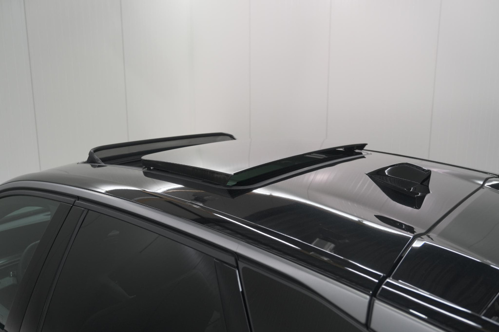 Peugeot E-3008