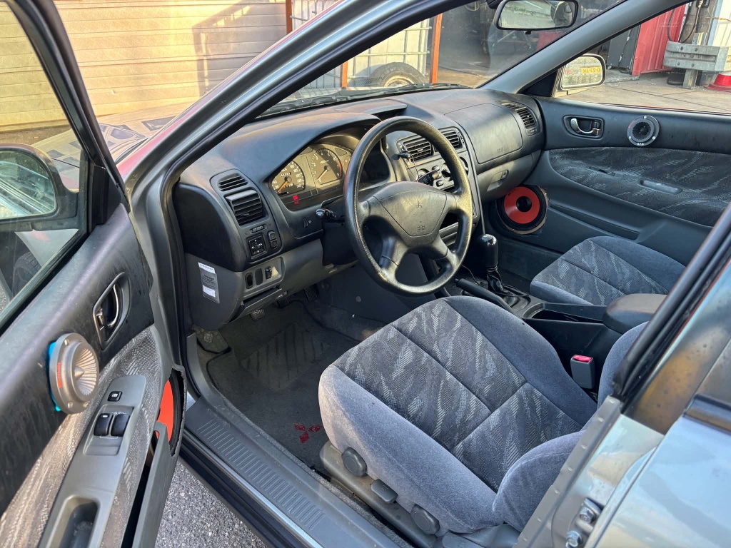 Mitsubishi Galant