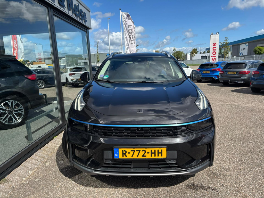 Lynk & Co 01