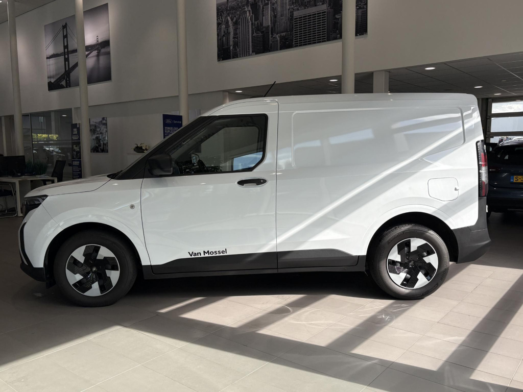 Ford E-transit Courier