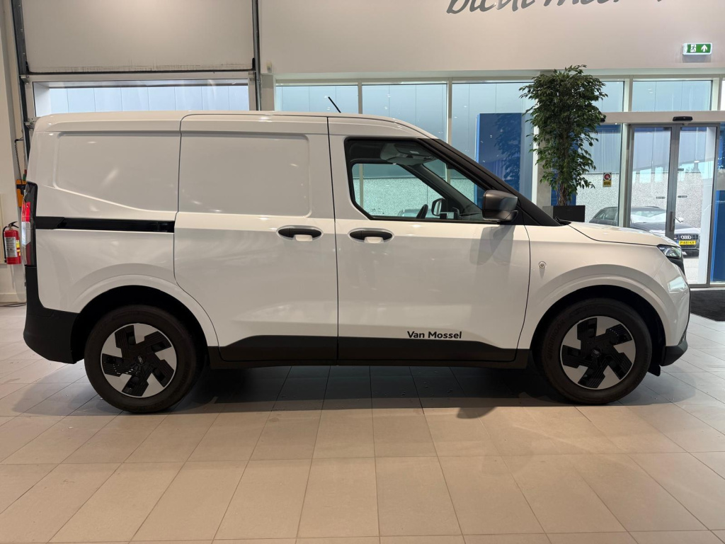 Ford E-transit Courier