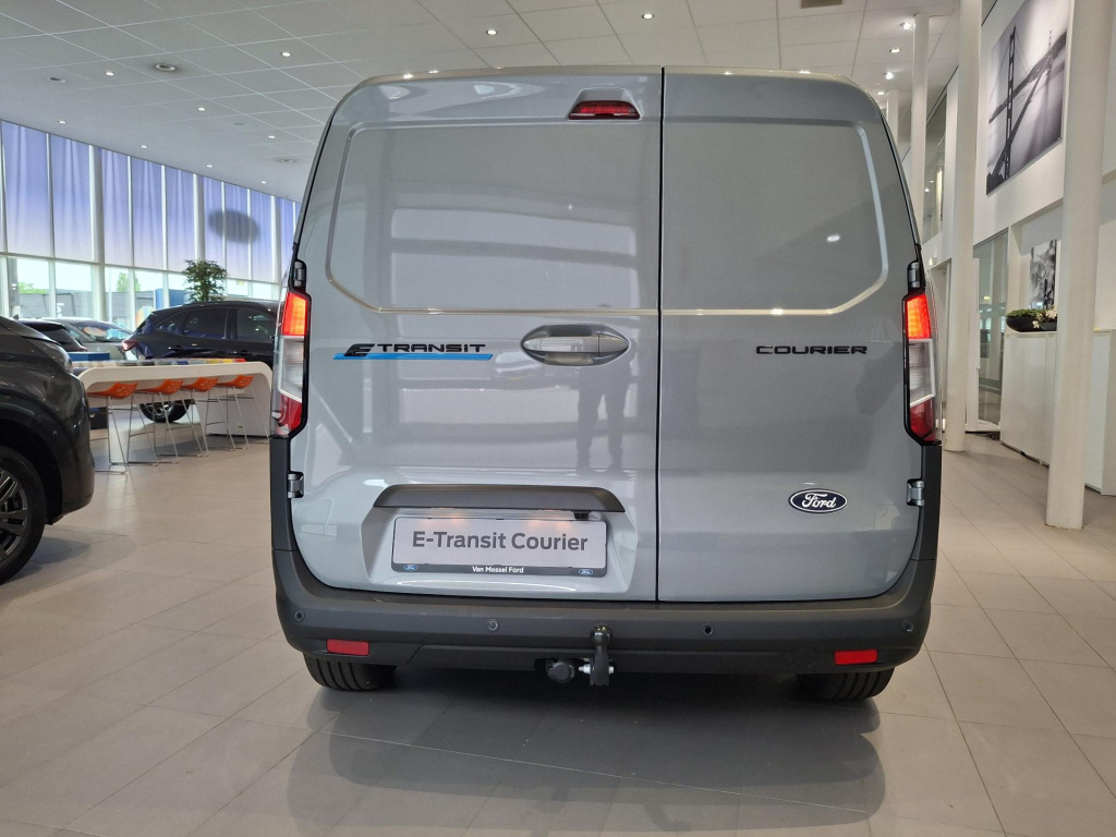 Ford E-transit Courier