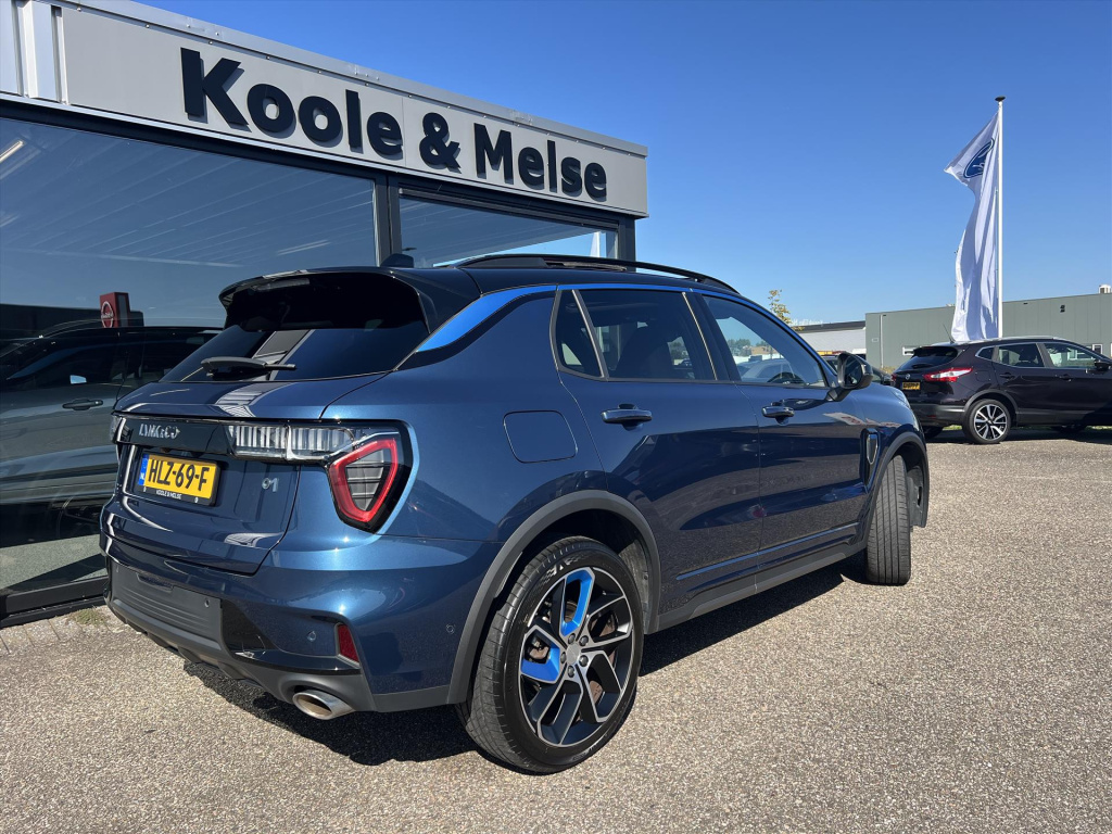 Lynk & Co 01